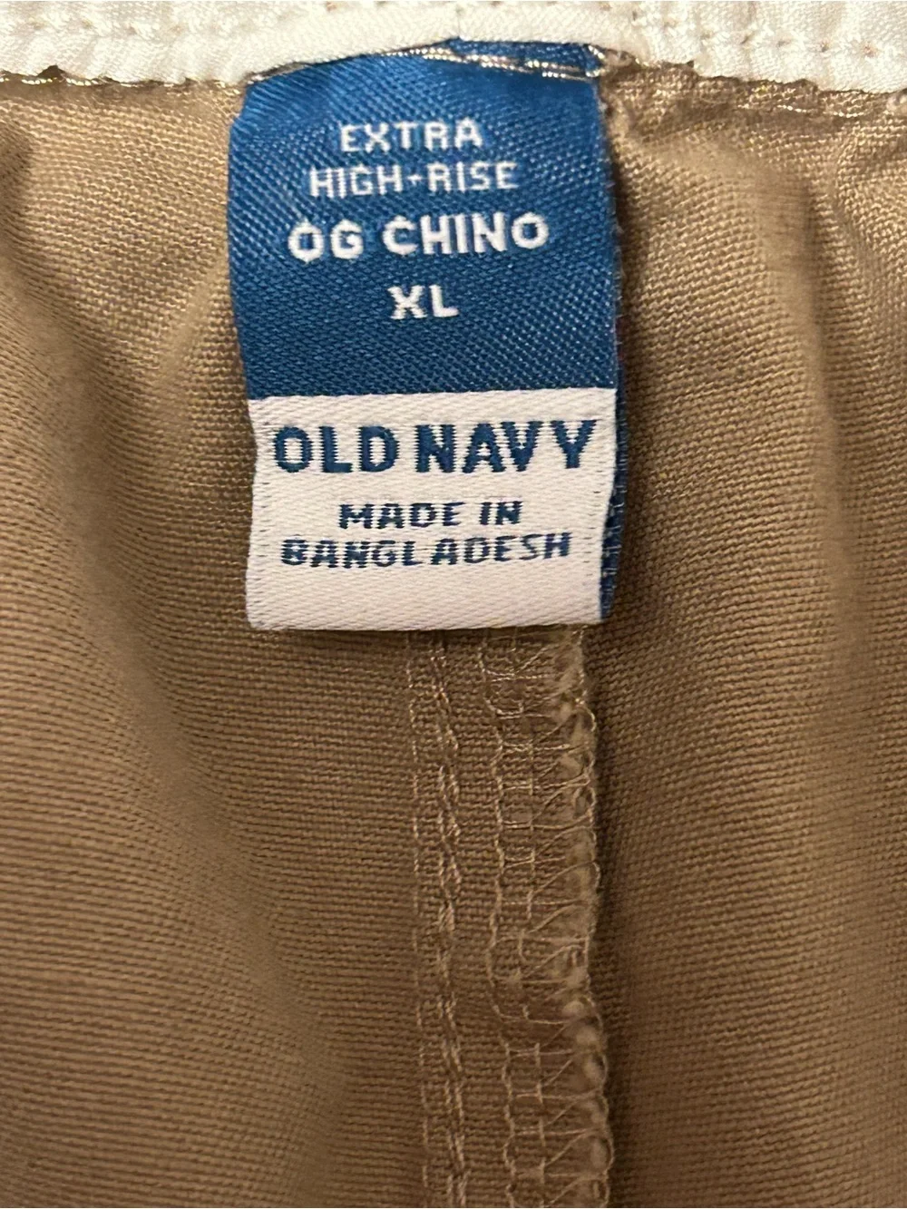 Old Navy Women’s Khaki Flat-Front Shorts